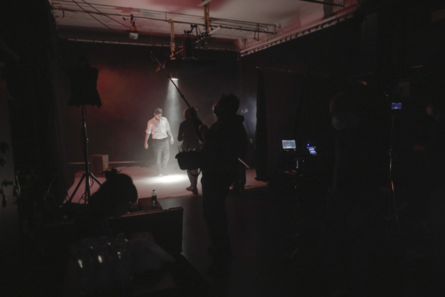 Instudio noleggio sale di posa per riprese cinematografiche su fondo nero